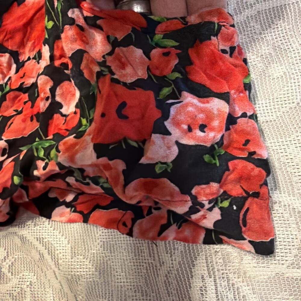 Sidecca Red Poppies Pattern Ruffle Tank Top Med Cute Summer Vibe & Pockets - Picture 2 of 3